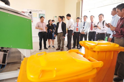 Long An trao đổi kinh nghiệm về quản lý chất thải y tế với Bộ Y tế Campuchia