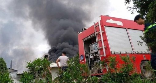 Phú Thọ: Cháy dữ dội ở khu công nghiệp Thụy Vân từ đêm đến sáng