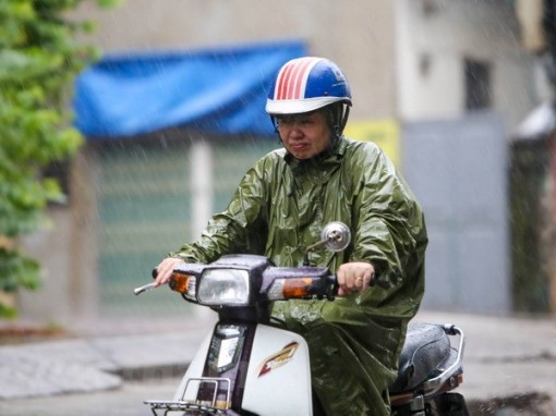 Mưa rào và dông khắp các vùng trong cả nước ngày cuối tuần