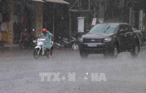 Đêm 17-6, các khu vực trong cả nước đều có mưa dông, có nơi mưa to