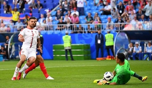 Kolarov sút phạt thần sầu, Serbia vượt khó trước Costa Rica