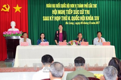 Chủ tịch nước và Chủ tịch Quốc hội tiếp xúc cử tri