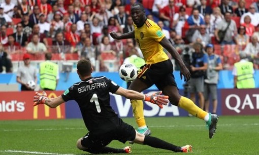 Lukaku trở thành cầu thủ đầu tiên cân bằng thành tích của Maradona
