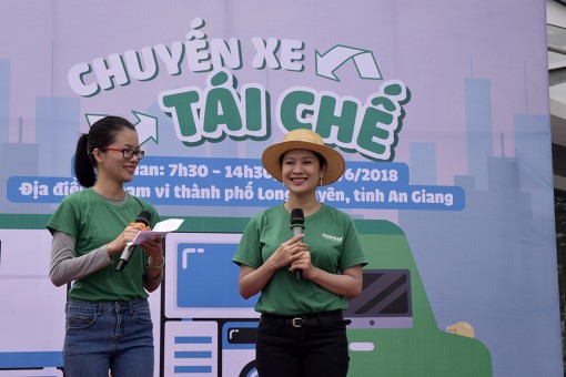 Diễn viên Thanh Thúy đồng hành cùng người dân Long Xuyên thu gom rác thải điện tử