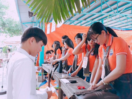 Đồng hành cùng sĩ tử