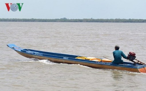 Cà Mau: Vớt thi thể người đàn ông sau tai nạn đường thủy