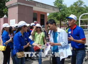 Kỳ thi THPT quốc gia 2018: Thăm hỏi, động viên thí sinh miền núi tỉnh Quảng Trị