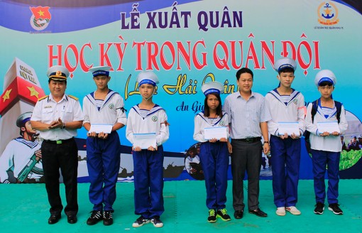 116 “chiến sĩ nhí” tham gia khóa huấn luyện lớp Hải quân