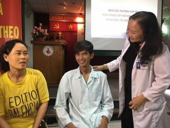 Nam bệnh nhân Campuchia cất lời sau 2 năm 'tắt' tiếng