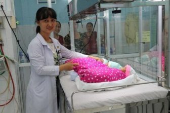 Bệnh viện Sản- Nhi An Giang: Mổ đẻ an toàn cho sản phụ “9X” mang tam thai