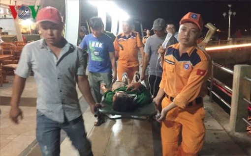Cứu nạn thuyền viên tàu cá Kiên Giang bị dao đâm vào ngực