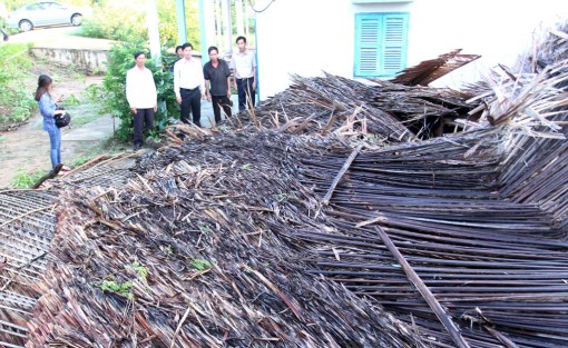 Long An: 8 căn nhà bị sập do lốc xoáy ở Cần Đước