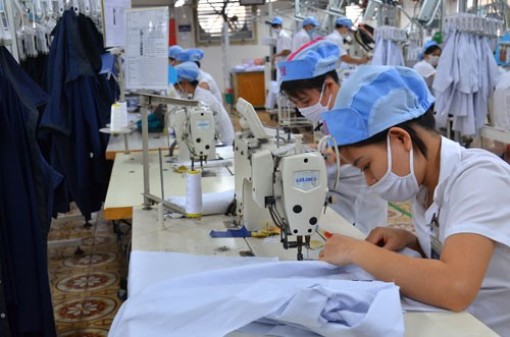 Dệt may xuất khẩu nhiều vẫn lo