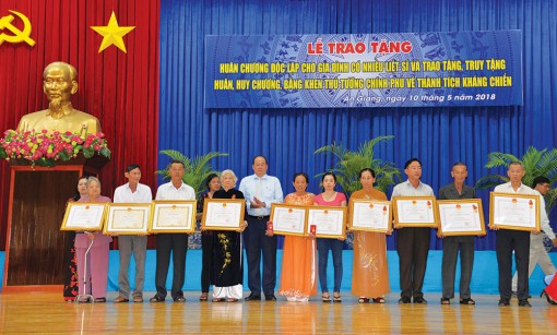 Tận tâm chăm lo gia đình chính sách