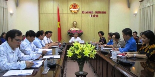 Bộ LĐTBXH đề xuất phương án tăng lương tối thiểu vùng năm 2019 là bao nhiêu?