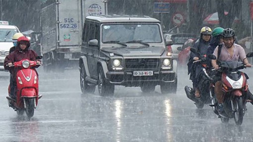 Vùng áp thấp gây mưa giông, gió giật mạnh trên Biển Đông, Tây Nguyên và Nam bộ