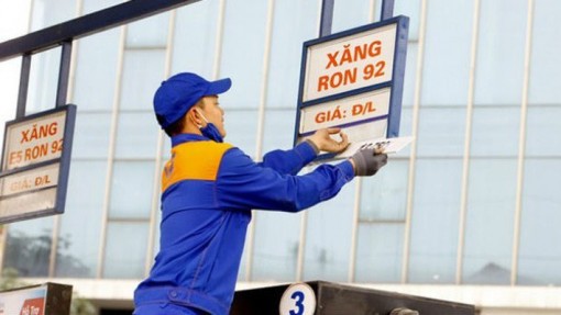 Chưa tăng thuế môi trường với xăng lên 4000 đồng/lít