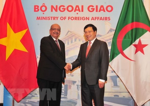 Phó Thủ tướng Phạm Bình Minh hội đàm với Bộ trưởng Ngoại giao Algeria