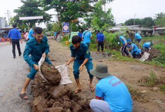 120 sinh viên tham gia “Mùa hè tình nguyện” tại Phú Tân