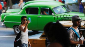 Cuba bắt đầu cung cấp internet trên điện thoại di động
