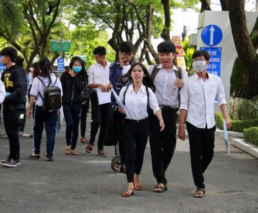 Giáo dục Vĩnh Long và những nụ cười mang tên tốt nghiệp