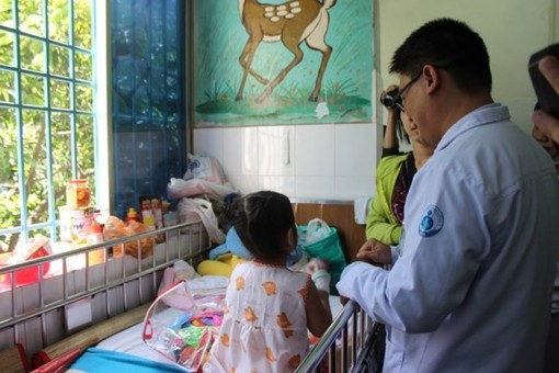 Phẫu thuật thành công u phế quản hiếm gặp ở trẻ 3 tuổi