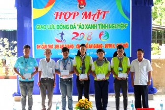 Chợ Mới: Nhiều hoạt động hè tình nguyện, nhớ ơn cội nguồn