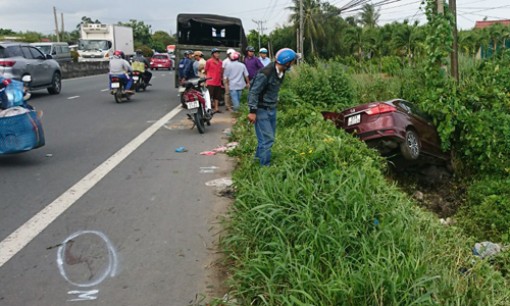 Tiền Giang: Ô tô va chạm xe máy trên Quốc lộ 1A, 2 người chết tại chỗ