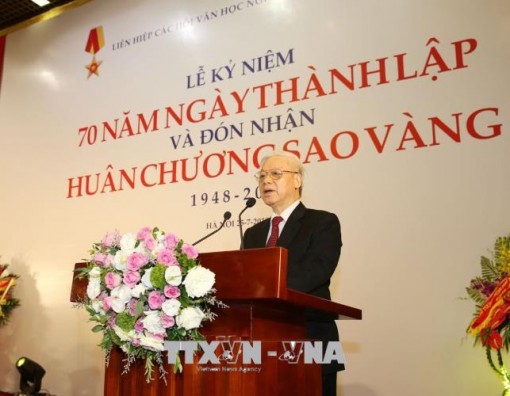 Tổng Bí thư: Huy động mọi nguồn lực để văn học, nghệ thuật phát triển mạnh mẽ