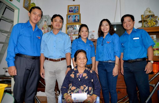 Tuổi trẻ An Giang tổ chức nhiều hoạt động "Đền ơn đáp nghĩa"