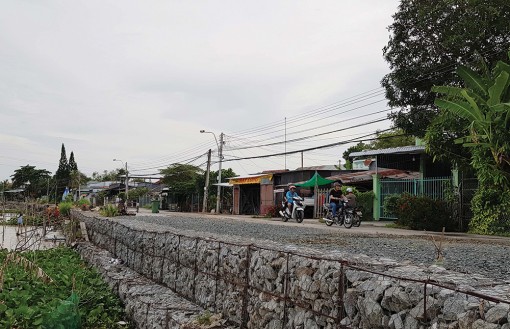 Ứng phó lâu dài với sạt lở