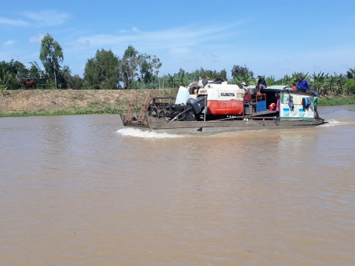 Nước lũ bắt đầu đổ về