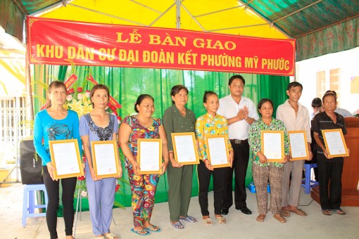 9 hộ nghèo, cận nghèo phường Mỹ Phước có nhà Đại đoàn kết