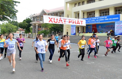 Sôi nổi phong trào thể dục - thể thao trong công nhân, viên chức - lao động
