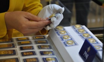 Giá vàng miếng giảm gần trăm nghìn mỗi lượng