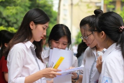 Tuyển sinh đại học 2018: Hạ điểm sàn sát đáy để “vét” thí sinh?