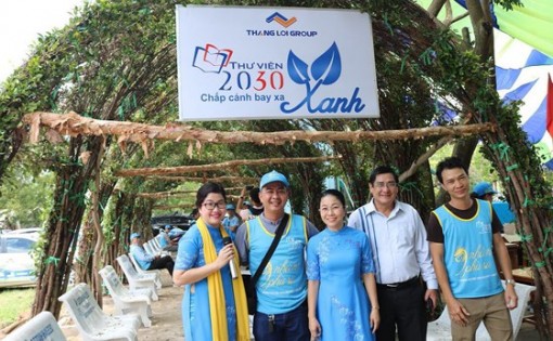 Tặng thư viện xanh và 1.000 phần quà cho học sinh ĐBSCL