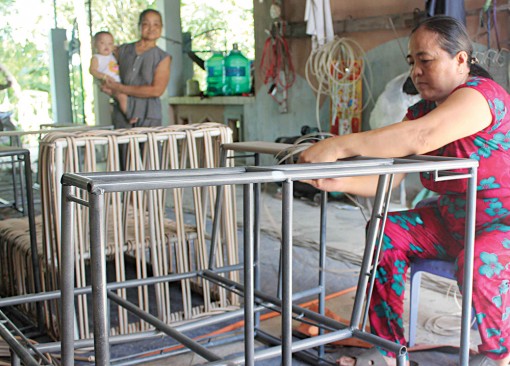 Phụ nữ giúp nhau phát triển kinh tế gia đình
