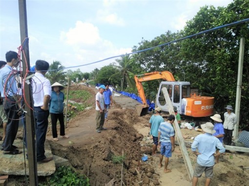 100 điểm sạt lở đang đe dọa cuộc sống hàng trăm hộ dân Bến Tre