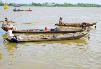 Lũ tràn về với tốc độ nhanh