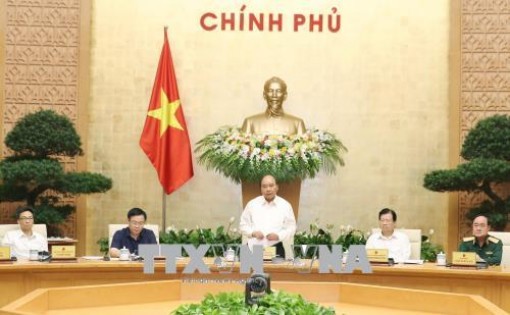 Thủ tướng Nguyễn Xuân Phúc chủ trì họp Chính phủ chuyên đề xây dựng thể chế