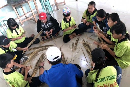 Nuôi dưỡng ý thức “giữ lửa” làng nghề truyền thống