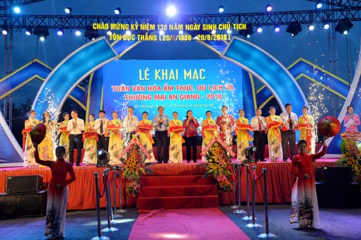 Khai mạc “Tuần lễ Văn hóa ẩm thực, Du lịch và Thương mại An Giang 2018”