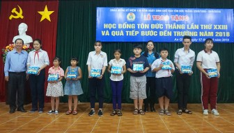 70 suất học bổng Tôn Đức Thắng hỗ trợ con đoàn viên đầu năm học mới