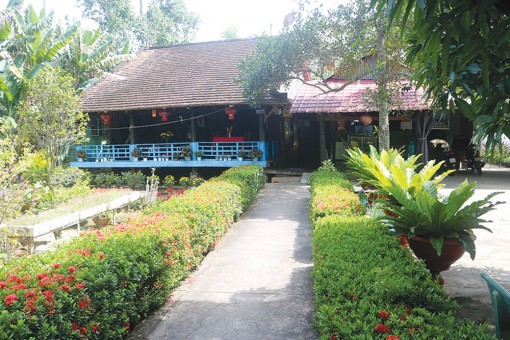 Những ngôi nhà sàn quê Bác Tôn