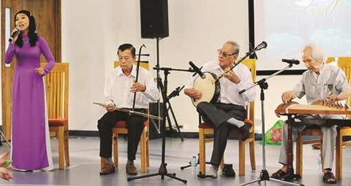 Câu lạc bộ Đờn ca tài tử trên quê Bác Tôn: Điểm sáng sinh hoạt văn hóa cộng đồng