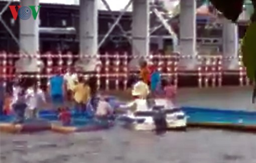 Lật đò chở 10 người ở Cà Mau, 1 thanh niên tử vong