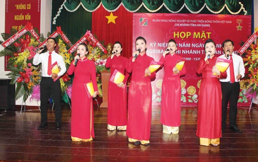 Ngân hàng Nông nghiệp và Phát triển nông thôn An Giang: 30 năm - một chặng đường phát triển