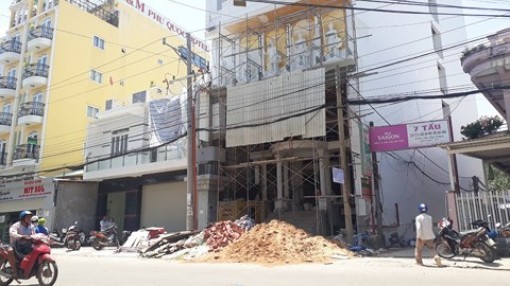 Kiên Giang: Thợ sơn bị điện giật rơi từ tầng 3 xuống đất