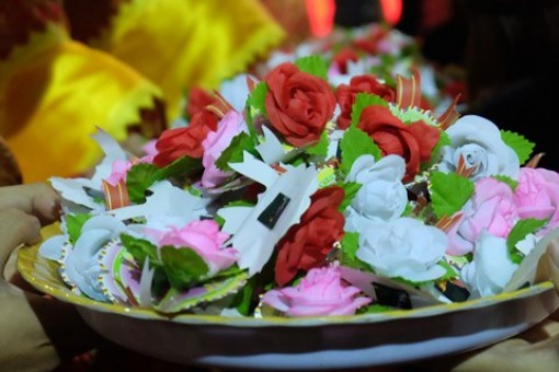 Lễ Vu Lan báo hiếu và sắc thái ý nghĩa bông hồng cài áo